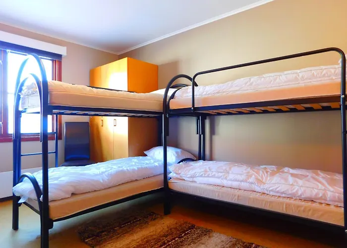 Skogsro Forest Hostel *