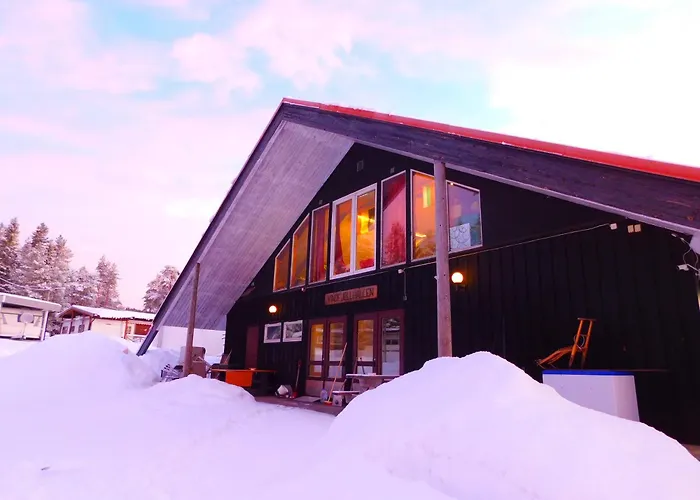Skogsro Forest Hostel *